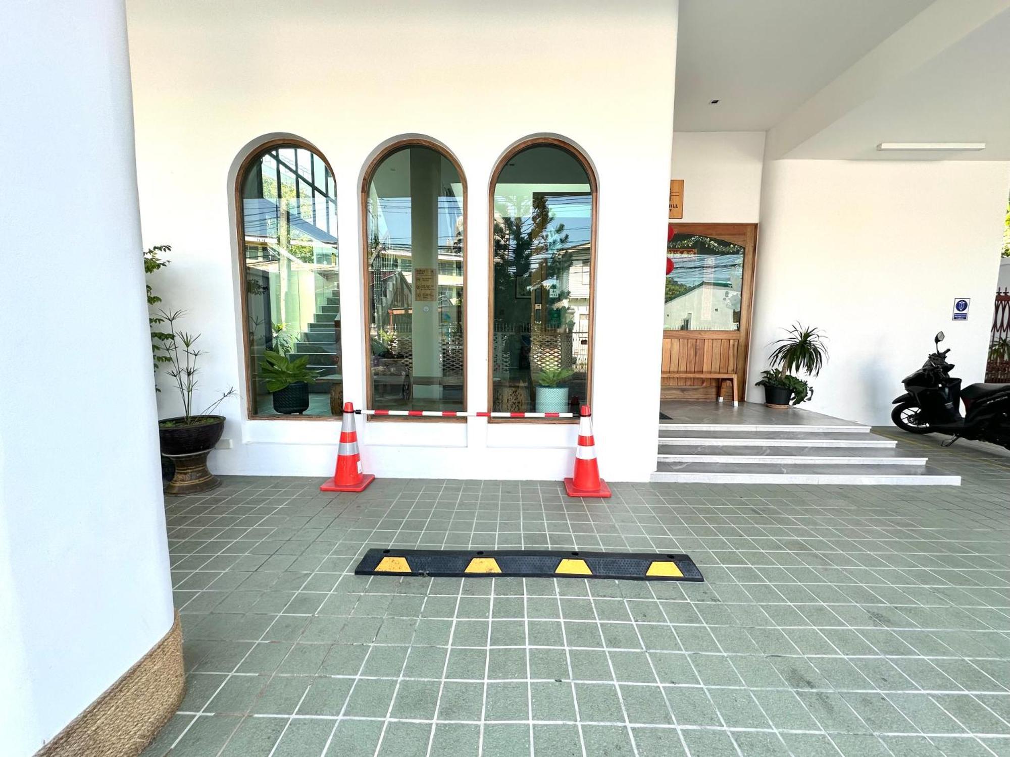 Alleyhill Phuket - Private & Cozy Boutique Екстериор снимка